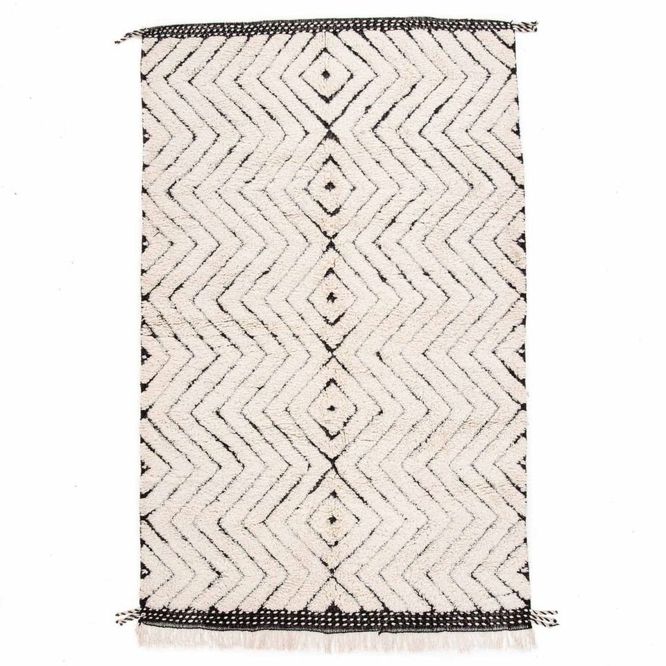 ZigZag Black and White Diamond Rug