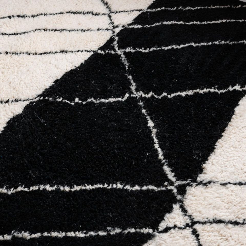 Saria Beige and Black Rug