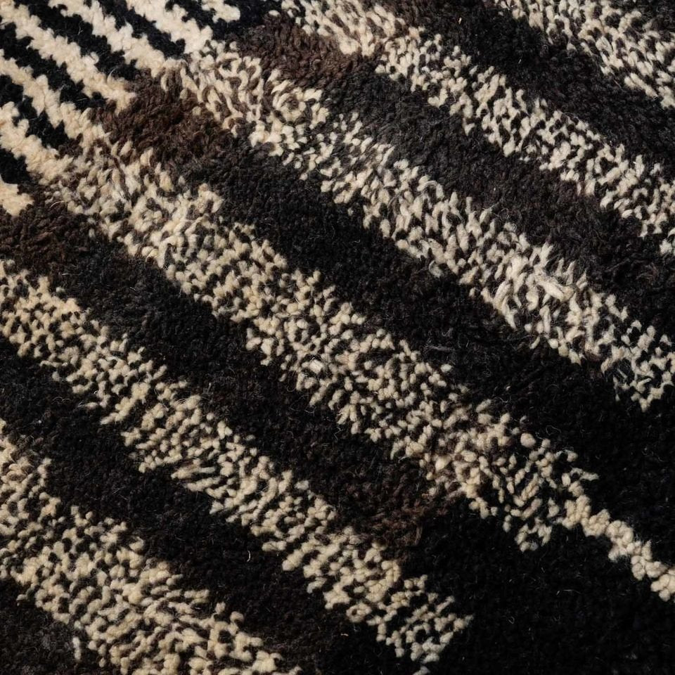 Nivada Black Brown Rug