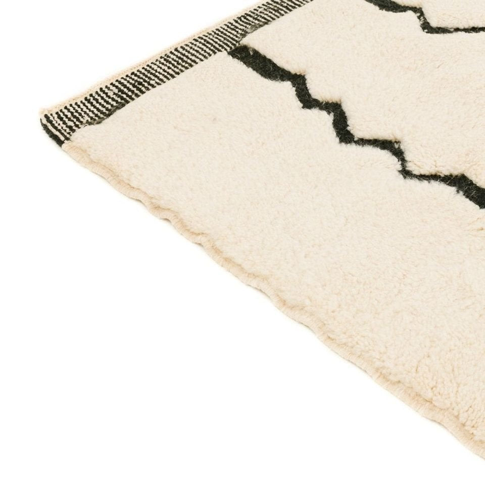 Maria Beige and Black Area Rug