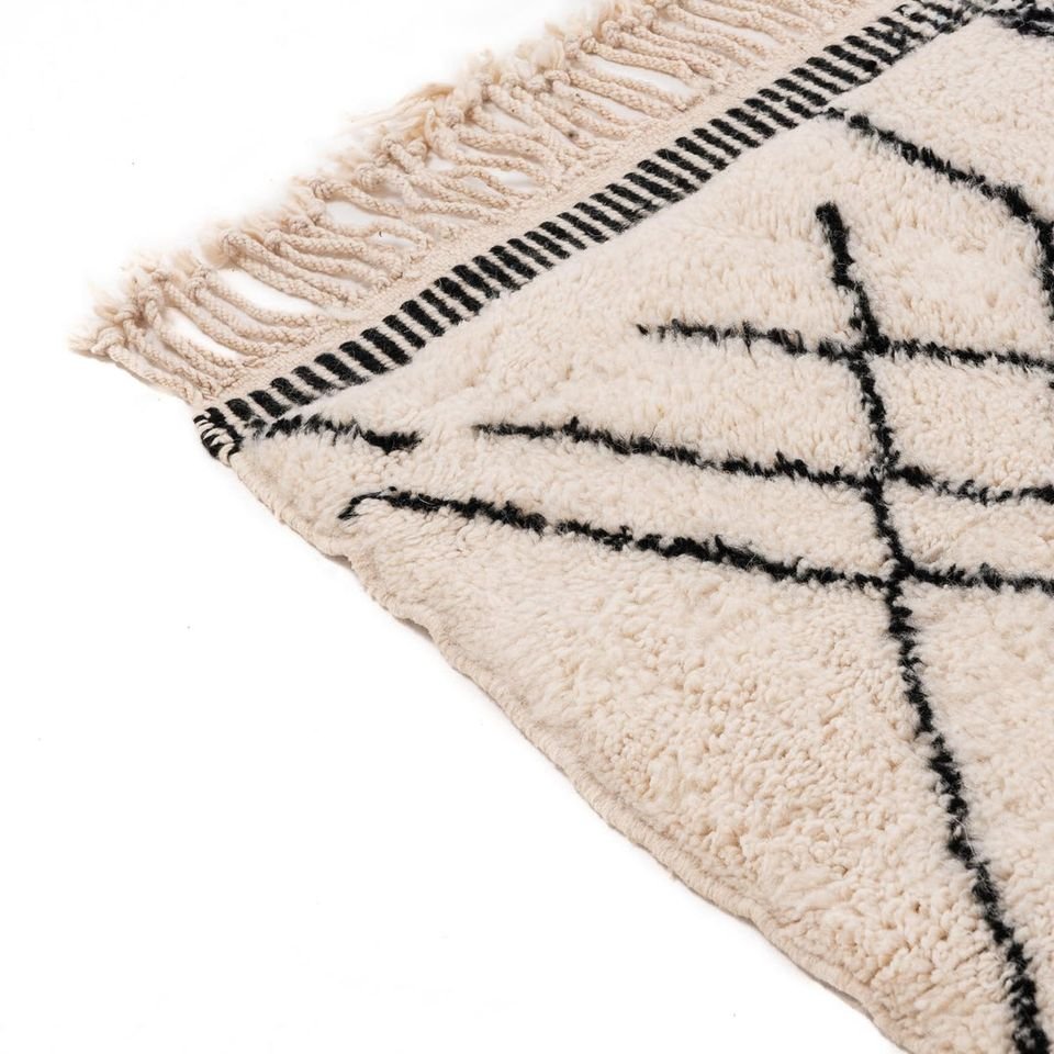 Saria Beige and Black Rug