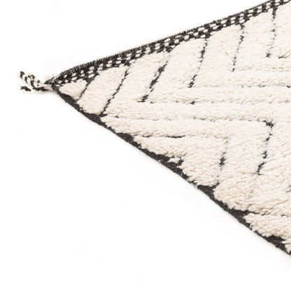 ZigZag Black and White Diamond Rug