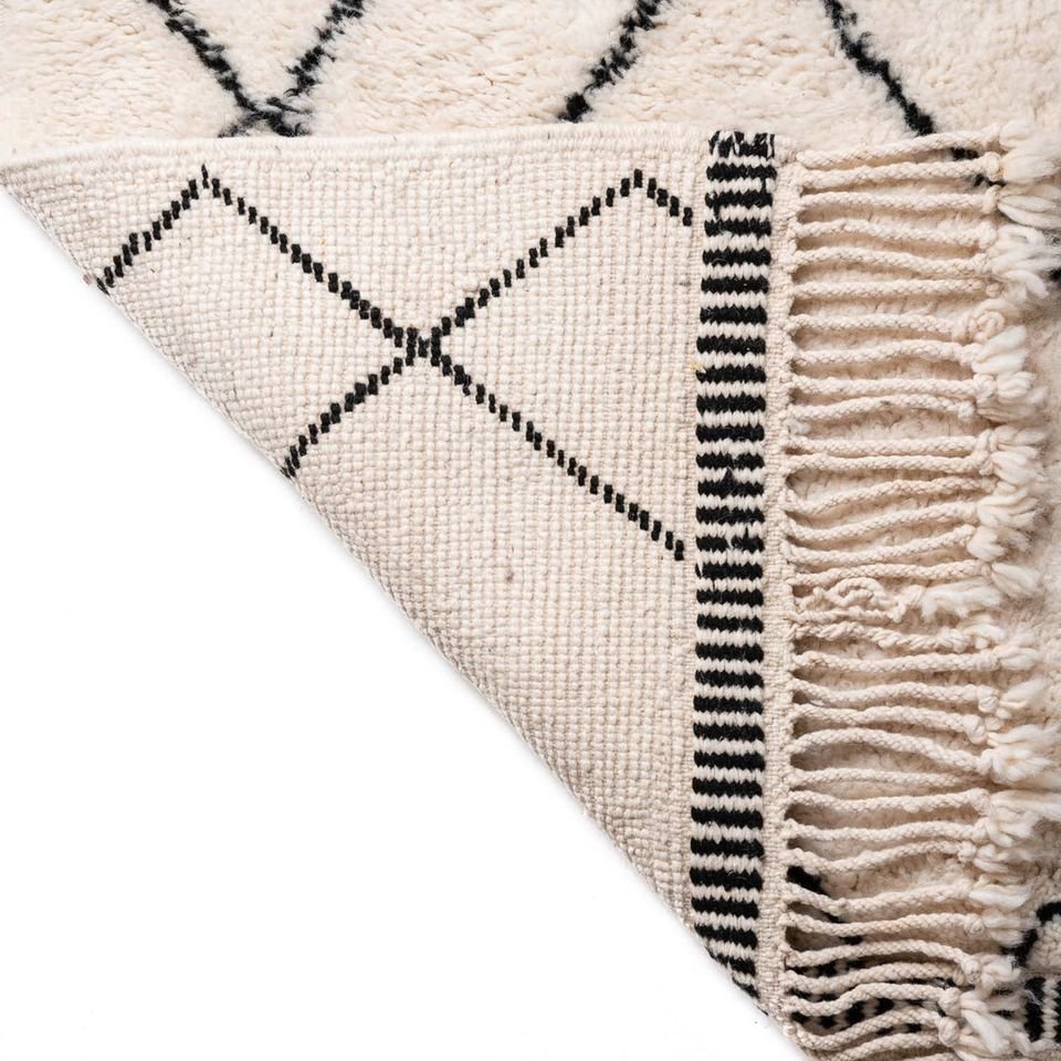 Saria Beige and Black Rug