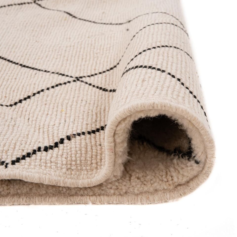 Saria Beige and Black Rug