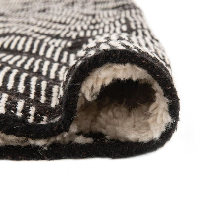 ZigZag Black and White Diamond Rug