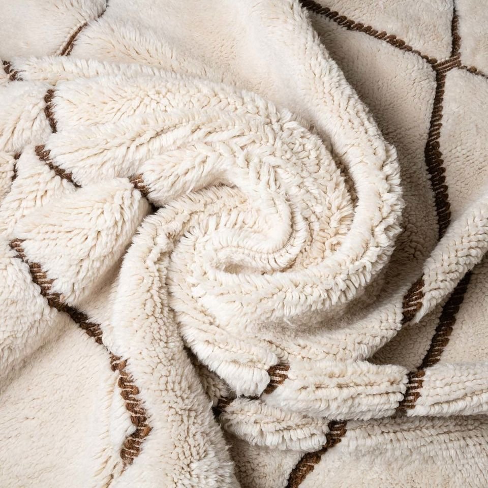 Hayta White Wool Rug