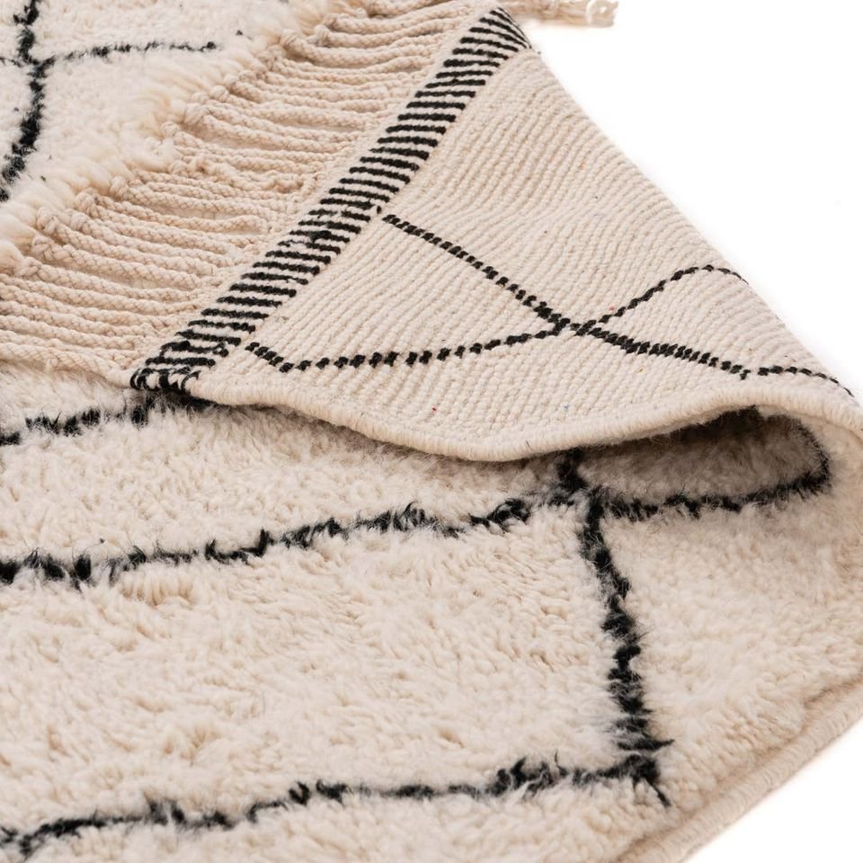 Saria Beige and Black Rug