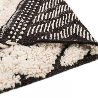 ZigZag Black and White Diamond Rug