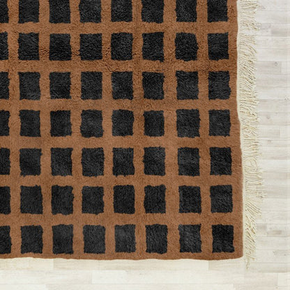 Amaynu Brown Checkered Rug